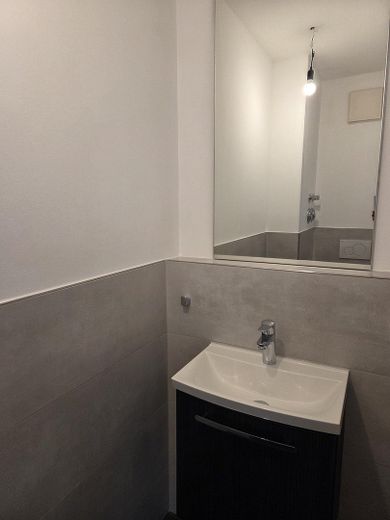 Helle 3 – Zimmer - Whg. m. EBK & TG-Stellpl.; BITTE TEXT LESEN ! – Gäste-WC