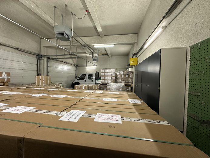 Gewerbefläche, z.B. als Werkstatt, Lager, Büro rund 180 qm, Wohnen unter Voraussetzungen möglich – Fläche als Lager 