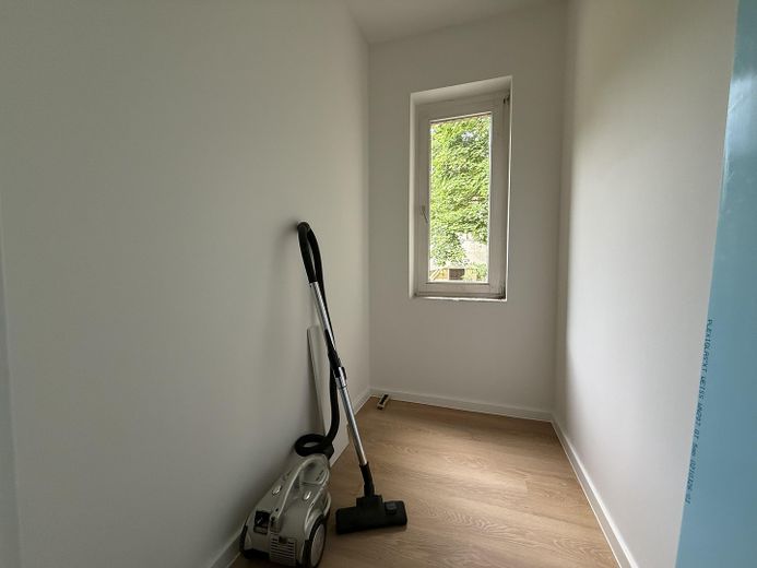 Kernsanierte 2-Zimmer-Wohnung im EG mit Fußbodenheizung und Stellplatz – फोटो 5