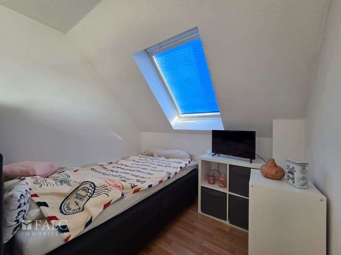 Ruheoase mit Weitblick: Lichtdurchflutetes Einfamilienhaus in Rheinnähe – Kinderzimmer 1