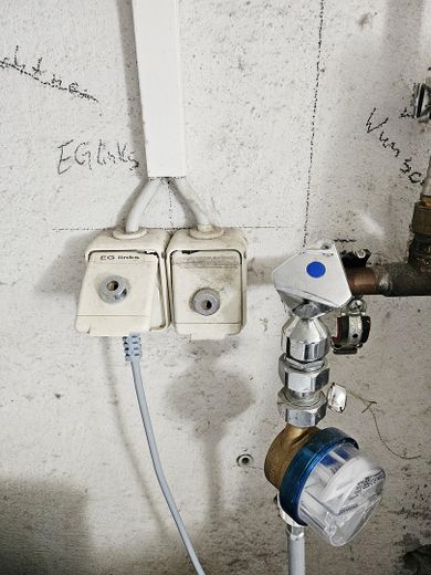 6 konut birimi + garajlar * %7 BMR* enerji sınıfı B – Abschließbare Stromanschlüsse