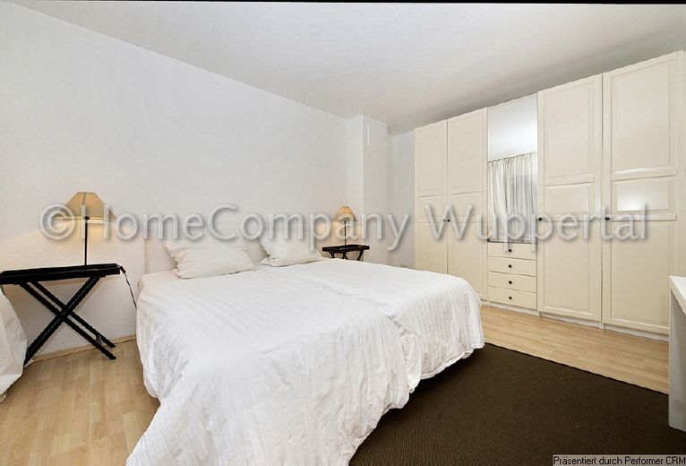 ¡Vivir con estilo en una ubicación muy atractiva! Piso con pequeña terraza y DSL directamente junto al Hofgarten – 774e99cad07932b9f2d7fb8ac8148c03441ed96e.jpg
