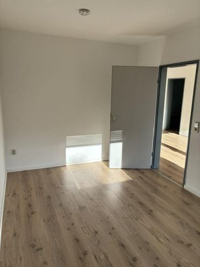 Prati di Brandt: appartamento di proprietà di 3,5 locali con garage opzionale – kleines Zimmer