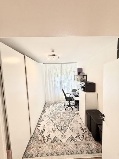 Provisions- & bezugsfrei: Sanierte 4-Zimmer Wohnung mit Klima & Garage – Arbeitszimmer