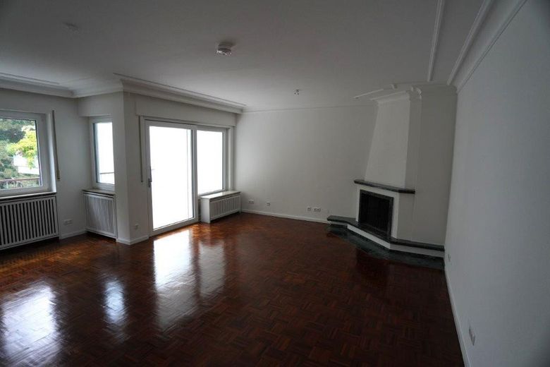 Repräsentative 3-Zimmer-ETW (120 m²) in Kronberg Stadt, sehr schöne Lage am Viktoriapark – Foto 1