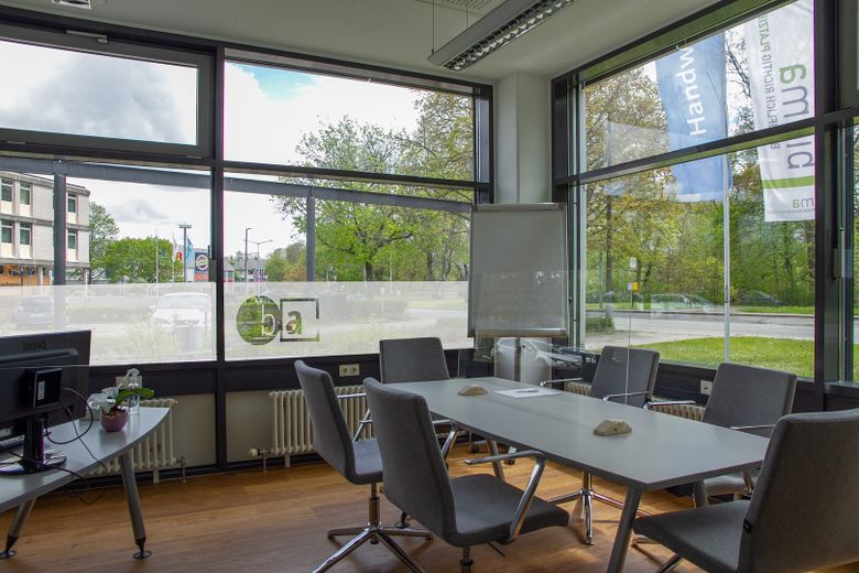 Flexible Coworking-, Büro-, Besprechungs- und Seminarräume zu vermieten! – Besprechungsraum