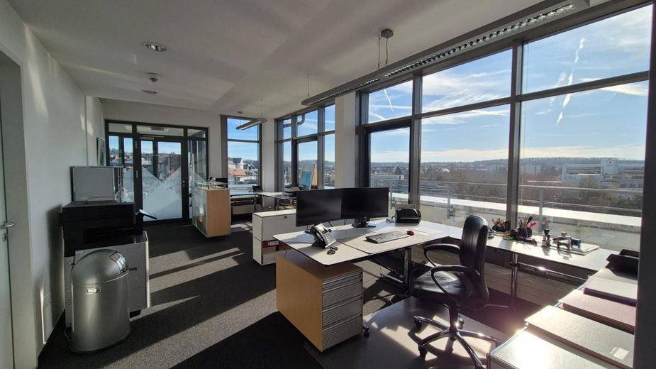 Espace commercial central pour votre idée d’entreprise réussie – Eingangsbereich
