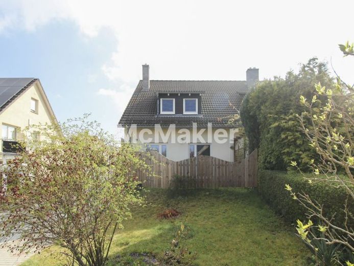Oberhohndorf + Doppelhaushälfte + sofort beziehbar + 2 Terrassen + Garage + neu renoviert – Foto 1