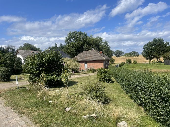Straßenansicht zum Haus