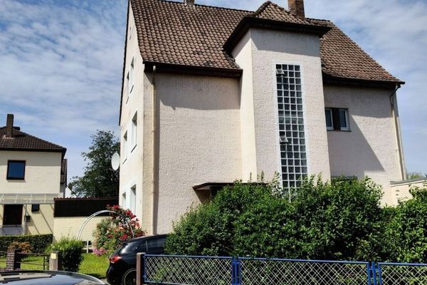 Багатоквартирний будинок неподалік від центру з садовою ідилією та сонячною терасою в Гольцміндені