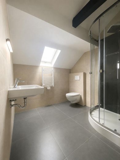 Provisionsfrei: Kernsaniertes Mehrgenerationenhaus mit 649 m² Grundstück & Erweiterungspotenzial – Foto 10