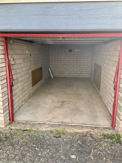 Gemütliche Dachgeschosswohnung in Ko-Metternich, provisionsfrei, mit Balkon und Garage – Garage