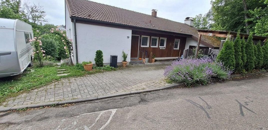 Hauseingang Straßenansicht