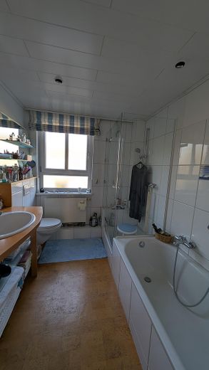 Vollbad mit Wand-WC
