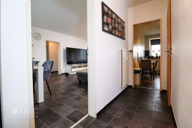 Kapitalanleger aufgepasst! Attraktive 3-Zimmer-Wohnung – Wohnzimmer