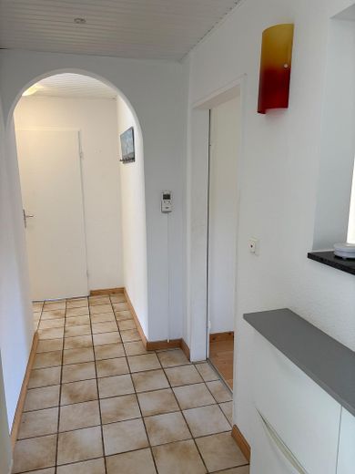 Freistehendes Einfamilienhaus mit Doppelgarage und schönem Garten – Foto 16