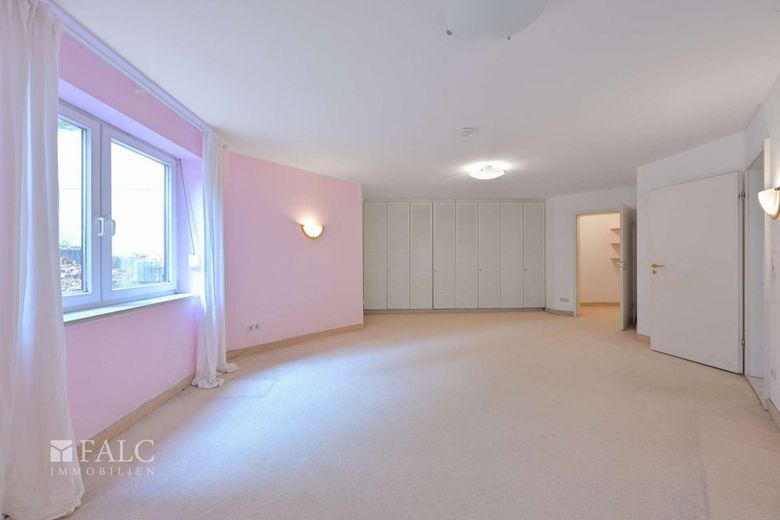 Gartenrefugium in Harlaching - Großzügige Maisonette-Wohnung mit drei Terrassen – UG Hobbyraum
