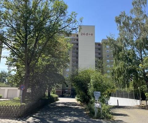 Inwestycja kapitałowa blisko centrum Brunszwiku – 3 pokoje, ok. 90 m², balkon i miejsce garażowe