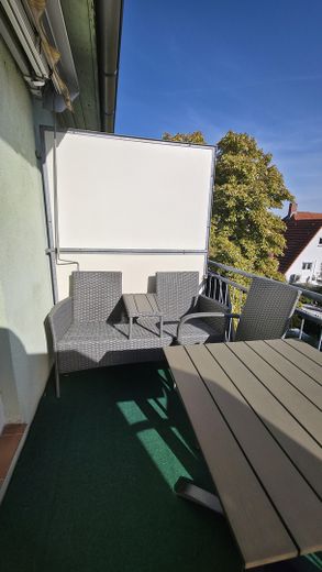 3-Zimmer, Balkon, Einbauküche & Tageslichtbad – Balkon