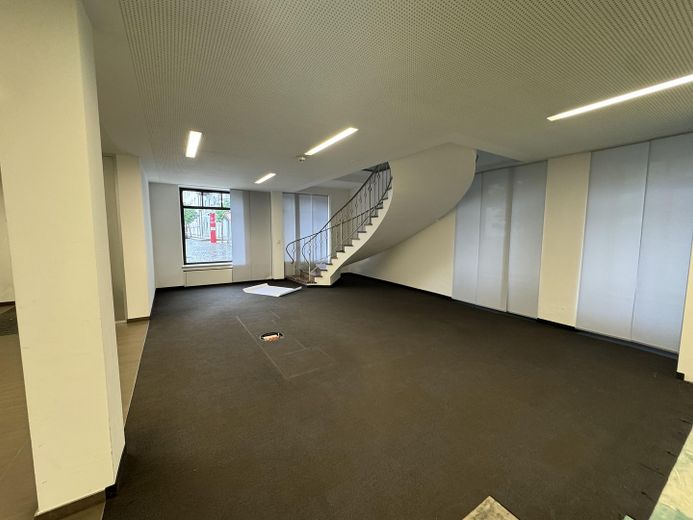 Großzüge Gewerbeeinheit am Stadtplatz | Bei Bedarf Wohnungen & Garten | Büro, Handel, Lager o.Ä. – Foto 17