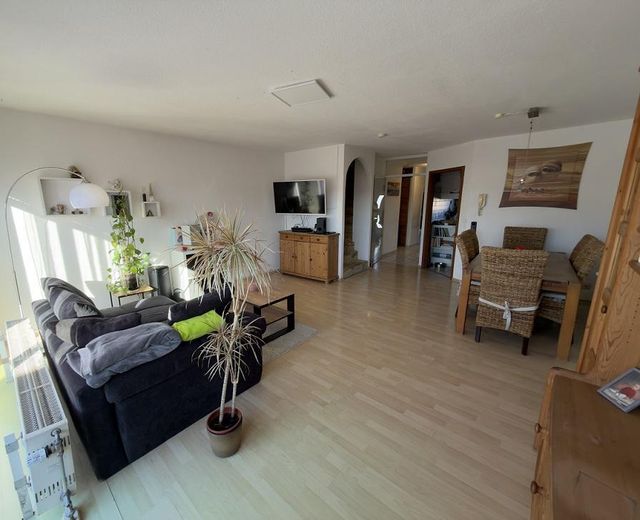 Naturnahes Reihenmittelhaus in verkehrsberuhigter Straße - PROVISIONSFREI - VHB – Wohn- und Essbereich, EG