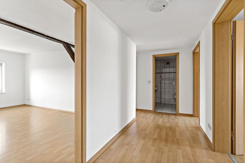 Aufgepasst! Attraktive 3-Raumwohnung mit Balkon in der Reilstraße! – Flur