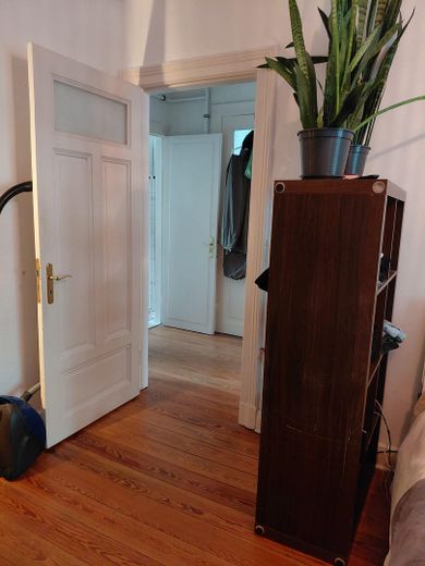 Sans commission pour l’acheteur ! Charmant appartement calme de 2 pièces au cœur de Winterhude – Vom Schlafzimmer zum Flur