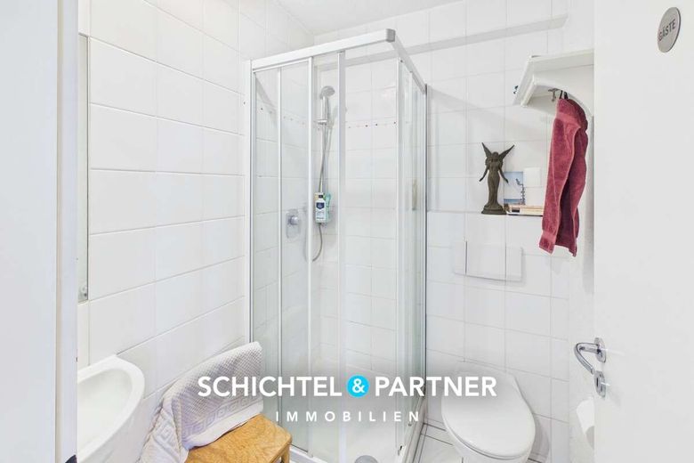 Radio Bremen | Große Maisonettewohnung mit Spitzboden, Balkon &amp; Garage – S&amp;P | Badezimmer