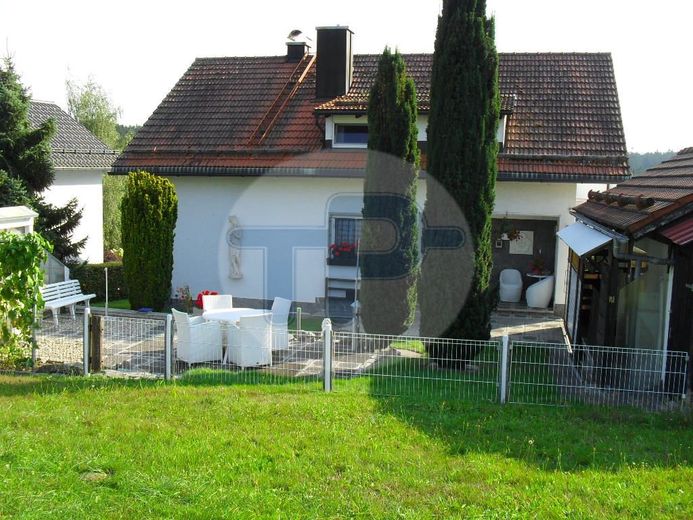 ÄUßERST GEPFLEGTES 
EINFAMILIENHAUS – Ansicht 1