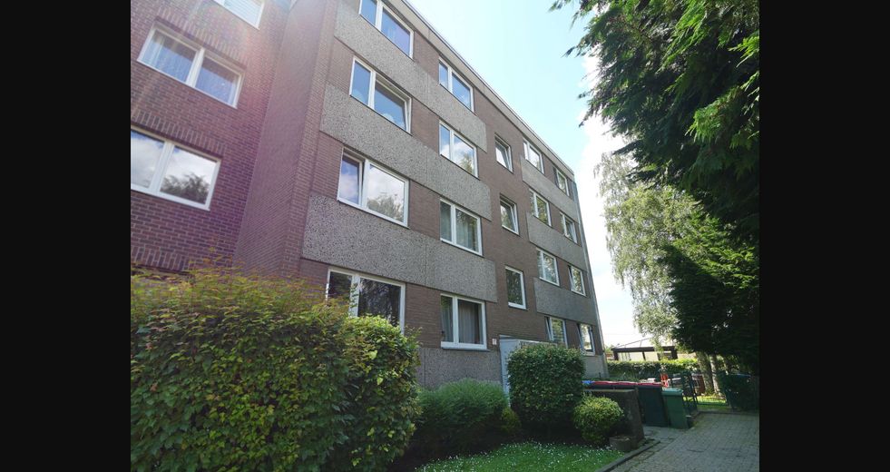 Stilvolle, gepflegte 3-Raum-Wohnung mit Balkon in Ac-Forst, WG-geeignet – Hauseingang