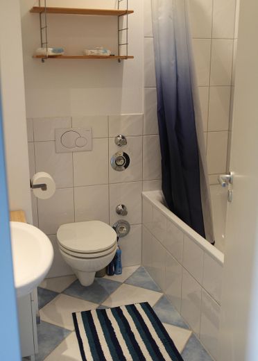 Bad mit Badewanne