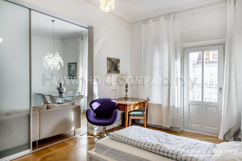 Schöne, hochwertige möblierte 4-Zimmer-Altbauwohnung mit Balkon in Schwabing – d7bc00f2f9a1314411322fe5e4e97df2f8c24225.jpg
