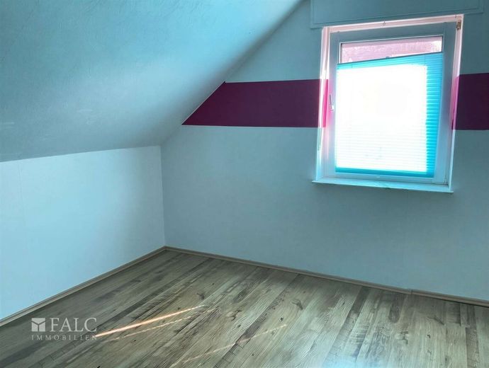 Einfamilienhaus sucht Handwerkerleistung – Kinderzimmer
