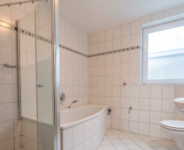 Bad- Einliegerwohnung