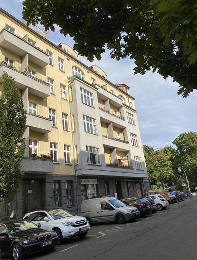 Appartamento d’epoca con 2 locali, libero da subito, con balcone esposto a sud nel quartiere Bötzowviertel – Photo 14