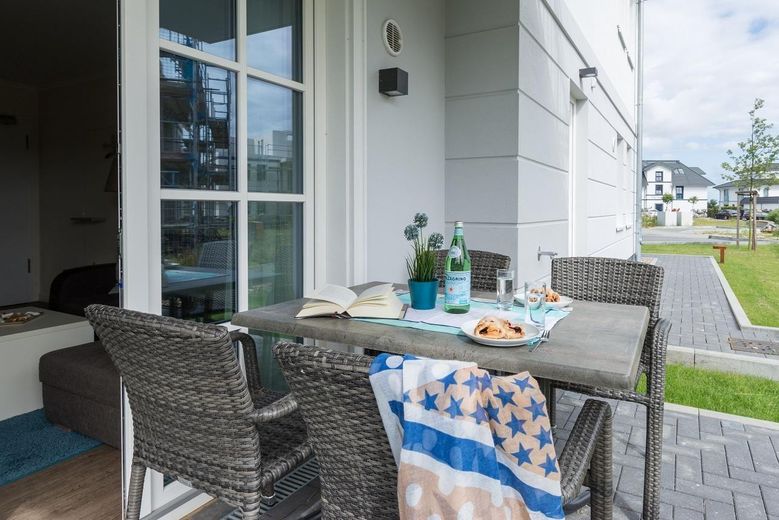 Gepflegte Ferienwohnung *nur 200m zum Strand* – Terrasse