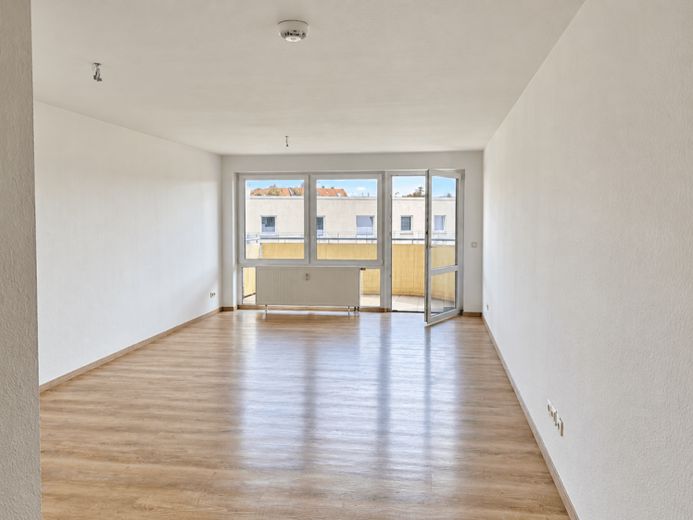 POTENZIAL ERKENNEN | Gepflegte 2-Raum-Wohnung in etablierter Wohnanlage – Foto 1