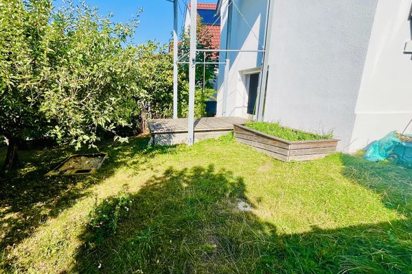 Vivienda en planta baja completamente renovada con jardín privado