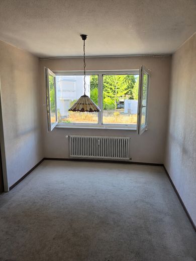 Abitare spaziosamente. Affacciarsi sul verde! 3,5 locali 102 m² Fellbach-Schmiden incluso posto auto in garage sotterraneo – Esszimmer leer