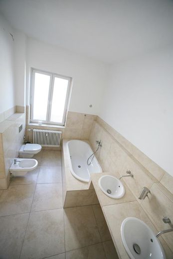 Budynek mieszkalno-usługowy | Dochody z istniejącej zabudowy i potencjał rozbudowy – Wannenbad