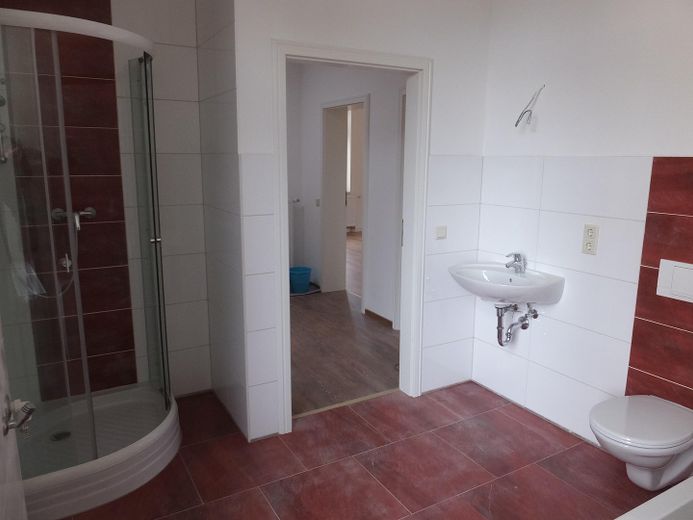 Großzügiger Altbaucharme in zentraler Lage – 4‑Raum‑Wohnung mit besonderem Grundriss – Foto 4