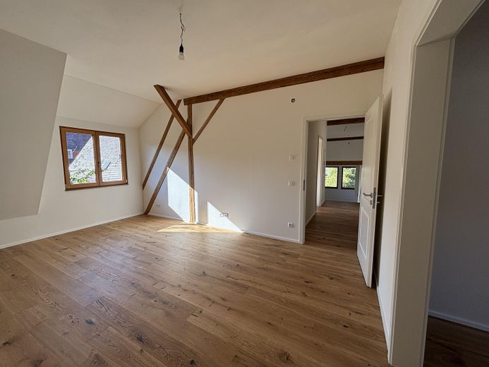 Vida única: loft con balcón soleado y jardín privado – Schlafzimmer 1
