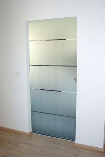 MODERN + BRIGHT + HIGH-QUALITY - 1-room apartment with fitted kitchen – Küche1