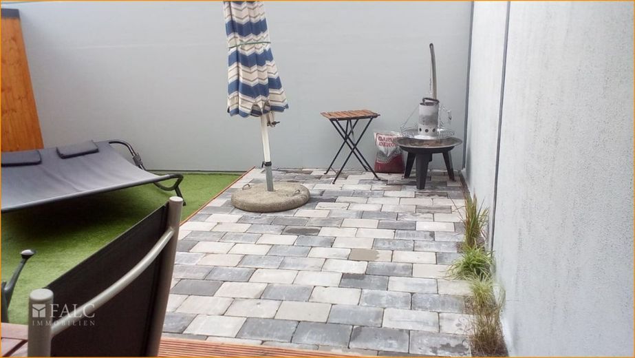 Perfektes Zuhause: Freistehendes Einfamilienhaus- und Mehrgenerationen-Domizil – Terrasse