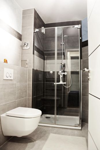 Vollwertiges Duschbad -untere 