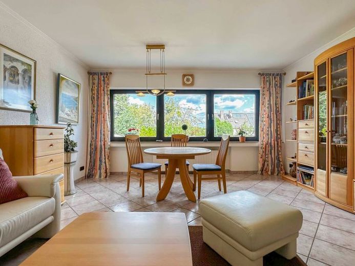Una casa con il cuore a Köln-Rath/Heumar: affascinante appartamento di 3 locali con balcone e garage – Foto 1