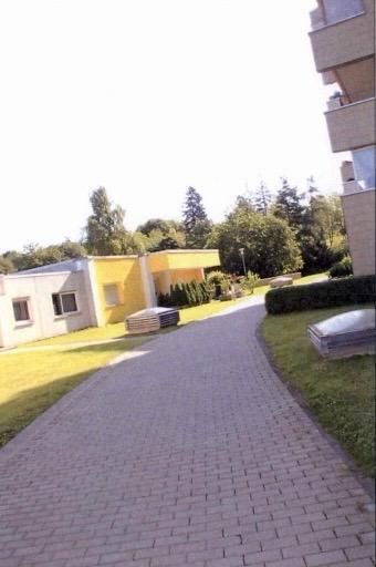 Attraktive Kapitalanlage - sofort vermietbare 1-Zi-Whg mit modernisiertem Bad, Panoramablick – Gehweg - Aussenring