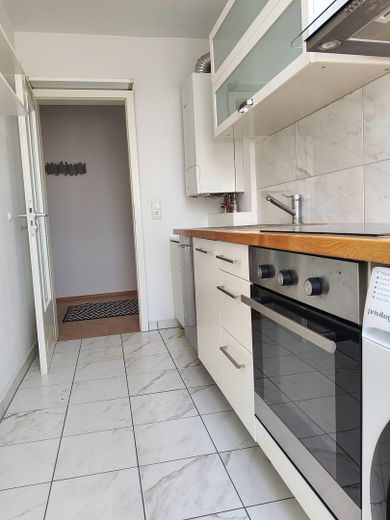 TOP Lage! Möblierte 2-Zimmer-Wohnung – Küche