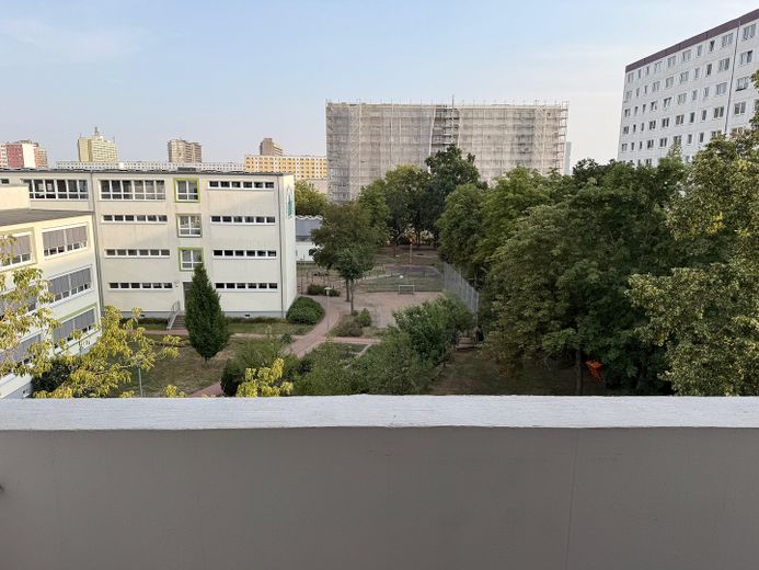 Jasne mieszkanie w Halle: słoneczne 3-pokojowe mieszkanie z balkonem od strony południowej – świeżo wyremontowane, nowy prysznic! – Zdjęcie 1