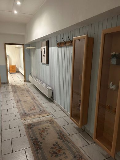 VIVIENDA DE 3 HABITACIONES CON COCINA, BAÑO Y PASILLO CERCA DEL AEROPUERTO DE HAHN – Foto 9